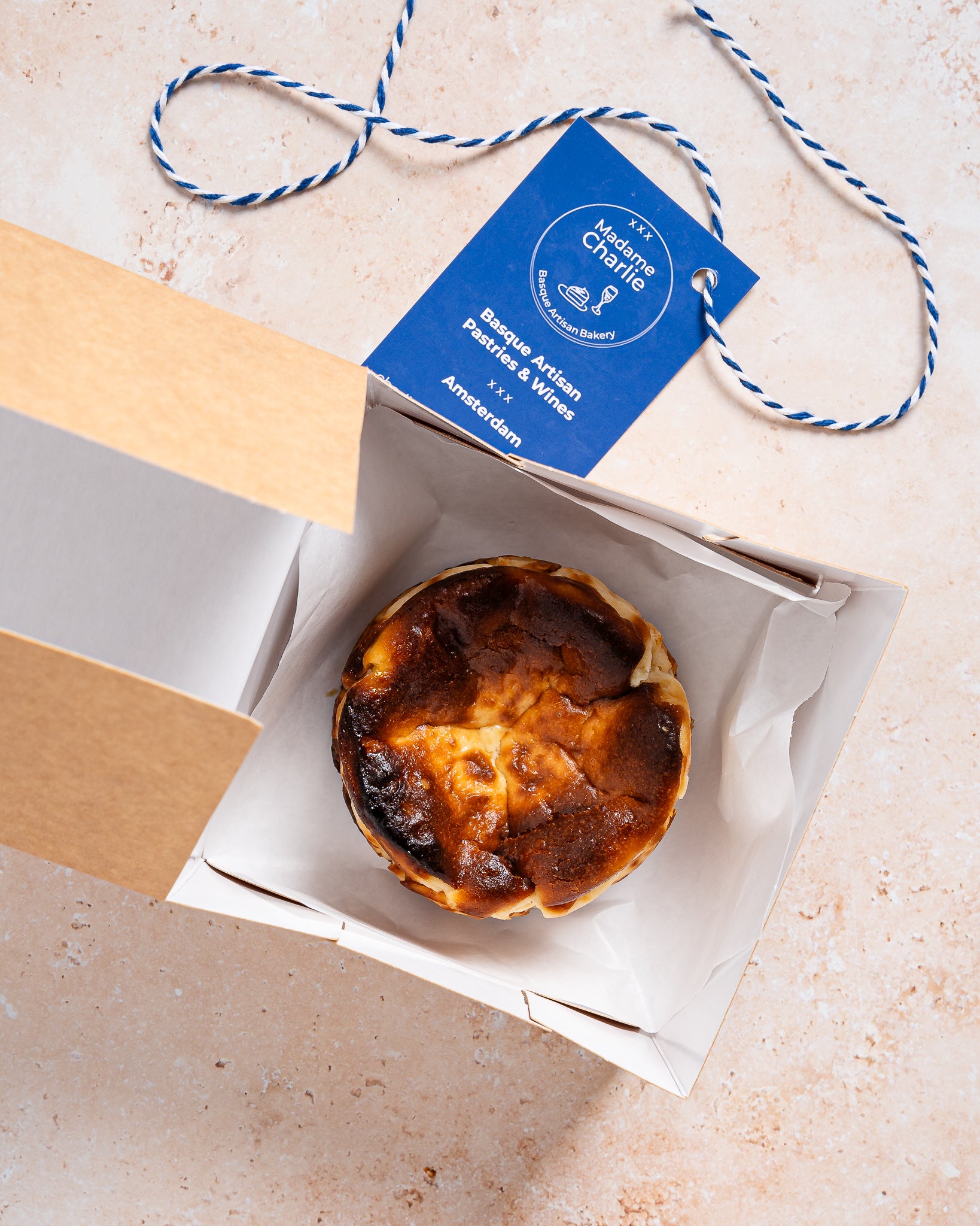 Basque cheesecake muffin packed